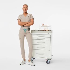 FIGS - Scrubs set  Rafaela Top Size XXS, Zamora Joggers size XS